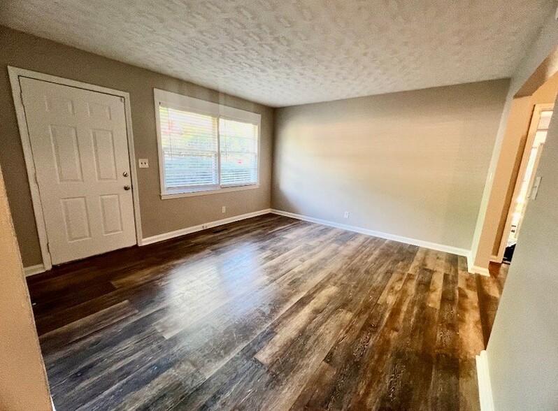 Building Photo - 4222 Yates Dr