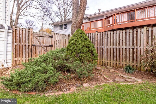 Building Photo - 6519 Engel Dr