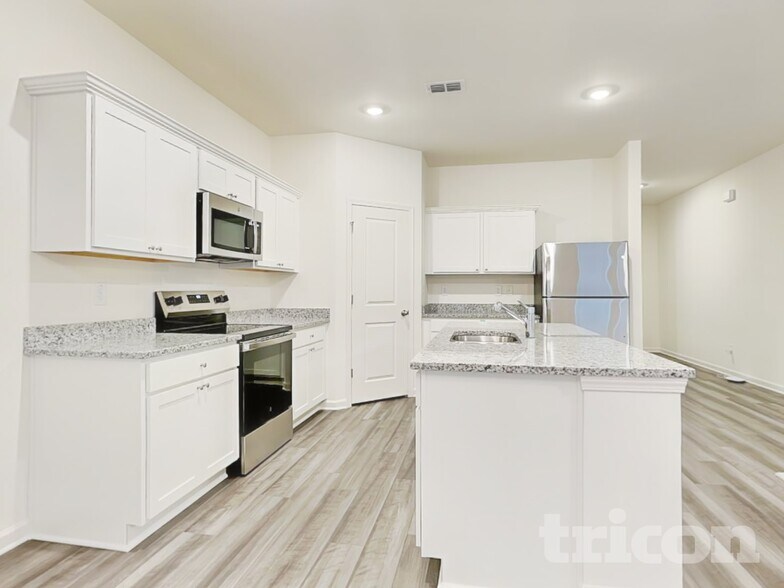 Building Photo - 192 Hynes St