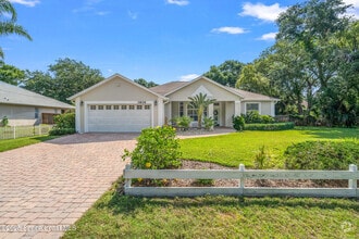 Building Photo - 3828 S Tropical Trail