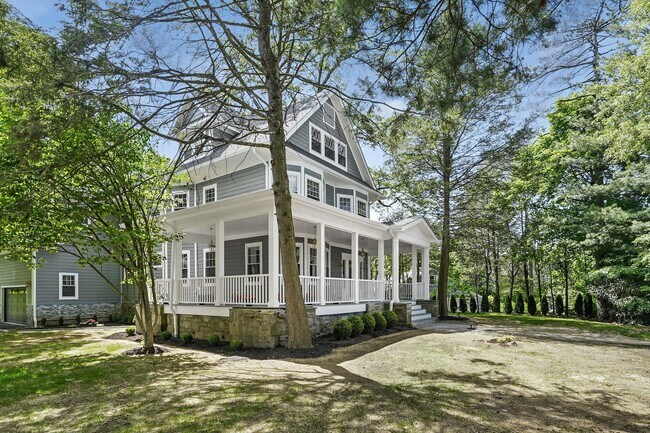 Building Photo - 56 Drake Rd