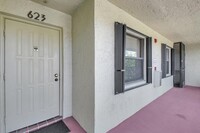 Building Photo - 7843 Willow Springs Dr
