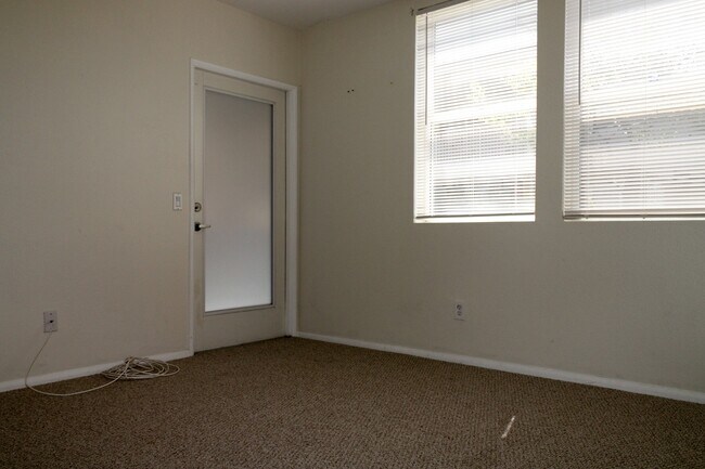 Building Photo - Condo in South Temecula