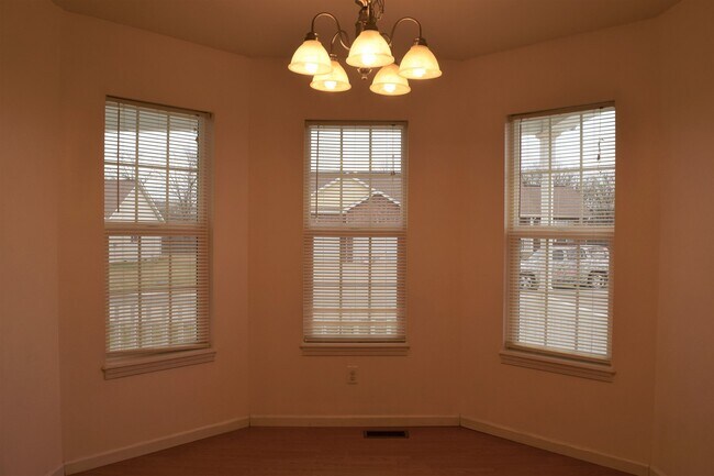 Building Photo - 3-Bedroom Home with Room to Roam – Fenced In Backyard