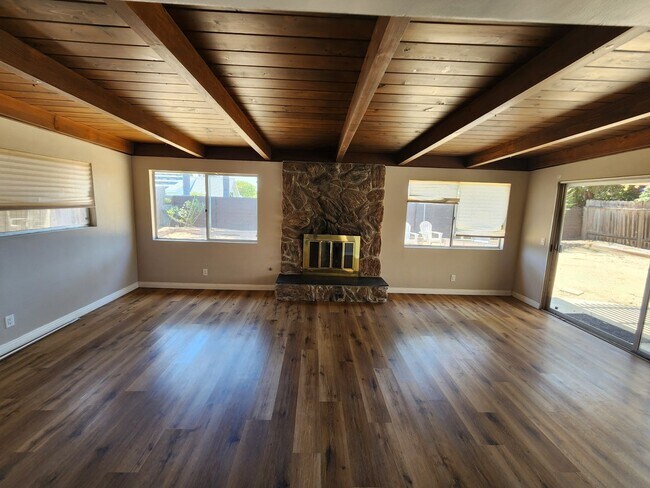 Building Photo - 3 Bedroom Single Story House in San Carlos