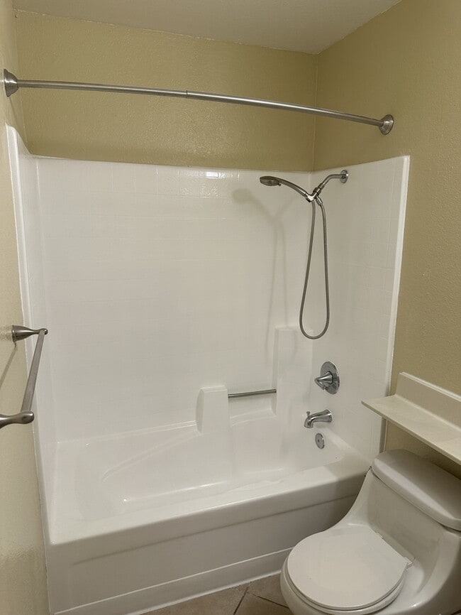 Building Photo - charming 4-bedroom, 2-bathroom home located in a peaceful cul-de-sac in West Modesto