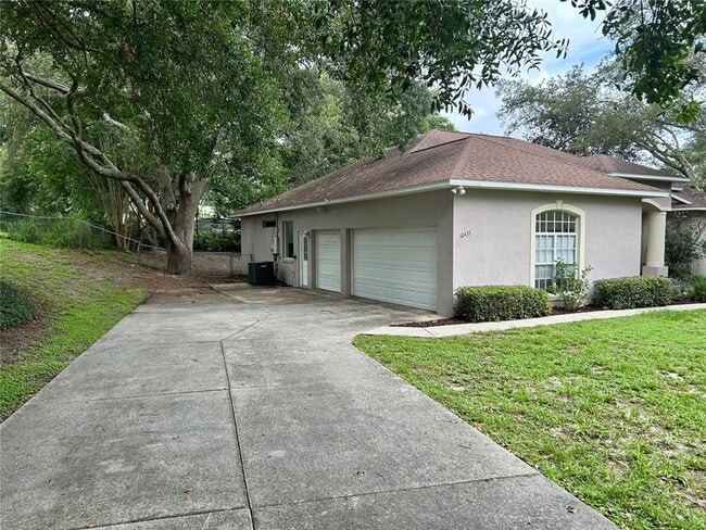 Building Photo - 10433 Lake Hill Dr