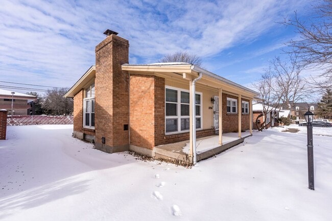 Building Photo - 3704 Greenwich Rd