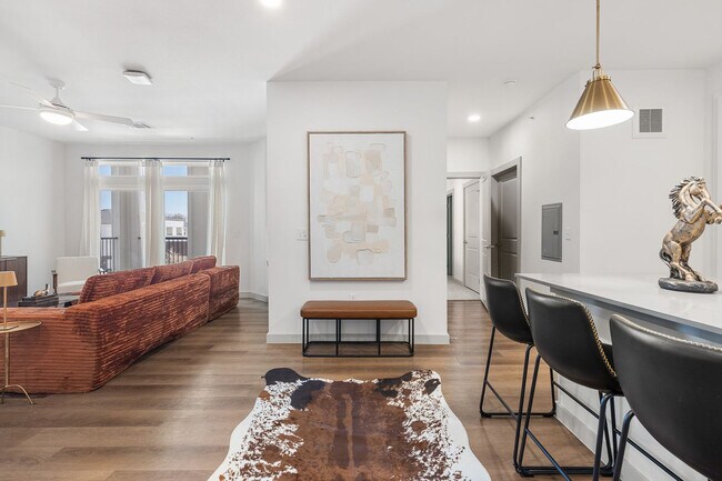 Building Photo - 1301 Leah Ave