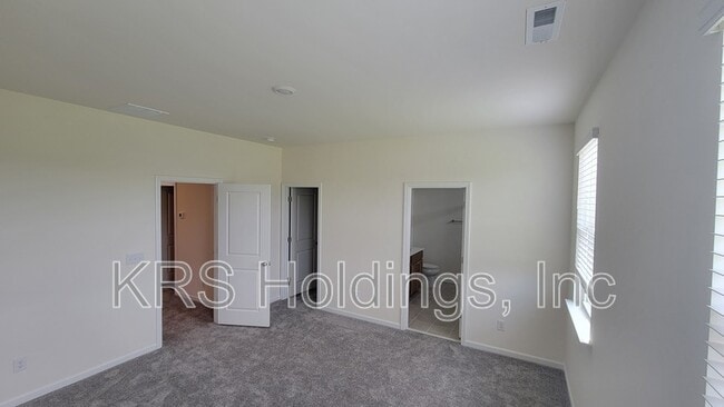 Building Photo - 841 Parc Townes Dr