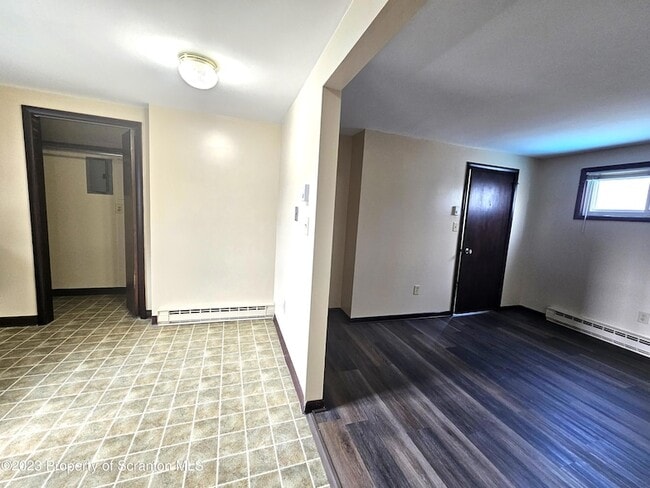 Building Photo - 526 Hughes Ct