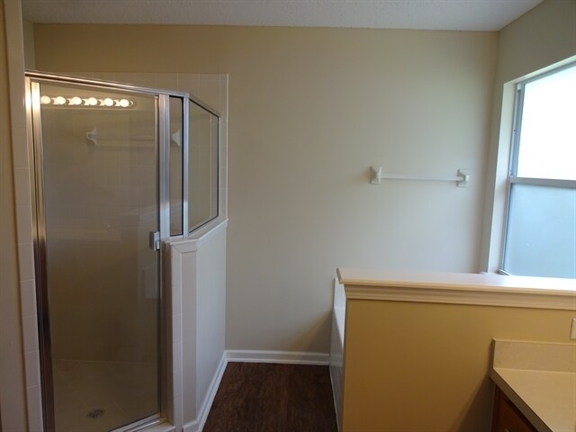 Building Photo - 490 Mackenzie Cir