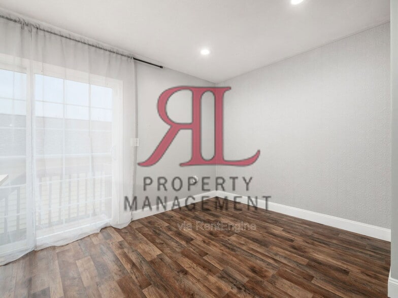 Building Photo - 6071 Phar Lap Dr