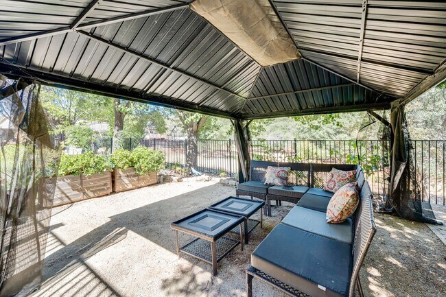 Building Photo - 4011 Prairie Falcon Dr