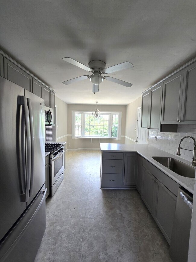 Building Photo - 6004 Shearwater Dr