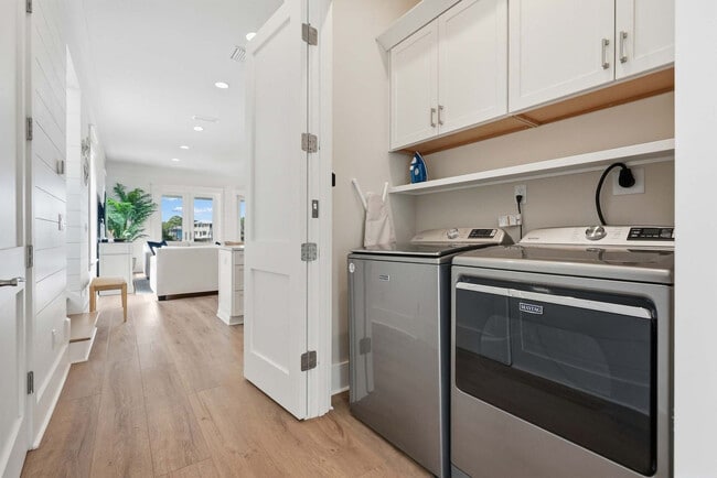 Building Photo - 419 Lakefront Dr