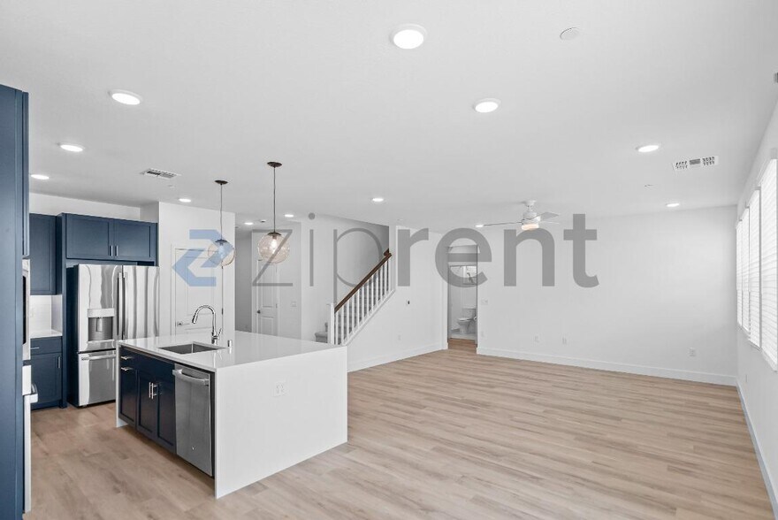 Building Photo - 355 Monastery Dr