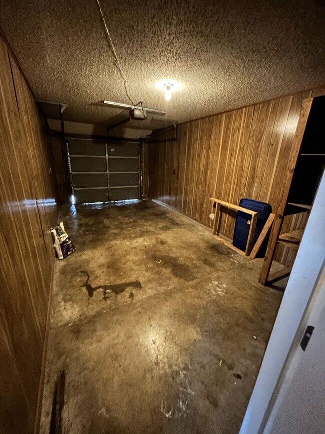 Building Photo - 2503 Royal Vista Dr