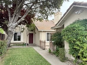 Building Photo - 1143 Lerma Ln