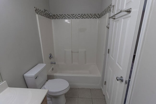 Building Photo - 1330 Godas Cir