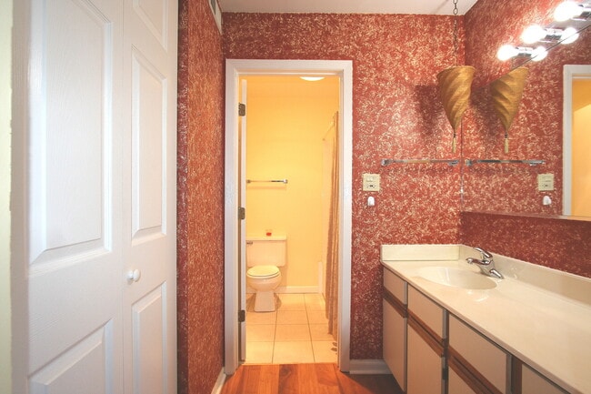 Building Photo - 6143 Knoll Wood Rd