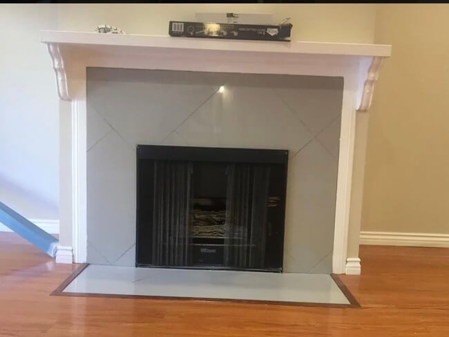 Building Photo - 2915 Montrose Ave