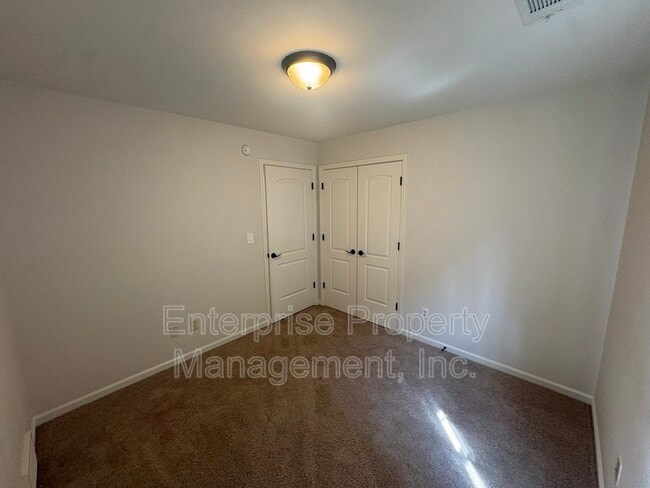 Building Photo - 886 Winter Leaf Dr