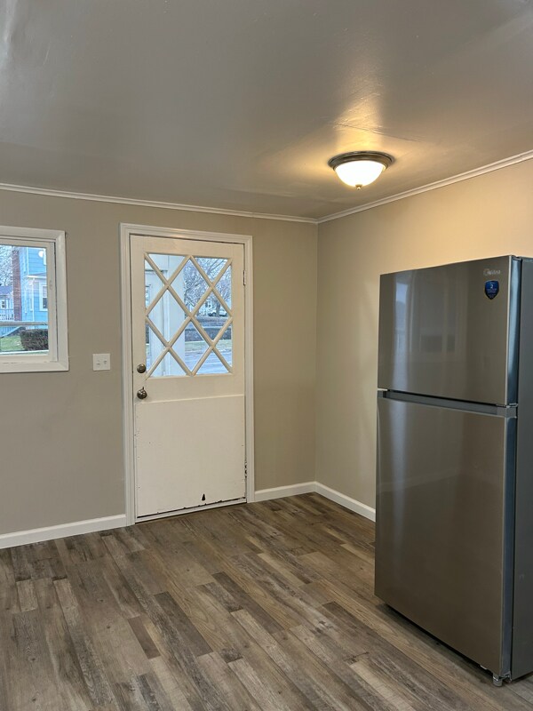 Building Photo - 133 W Van Buren St