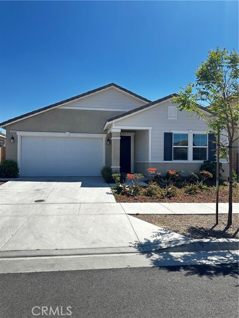 Building Photo - 3325 S Primrose Dr