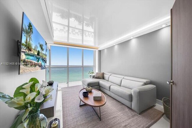 Building Photo - 16425 Collins Ave