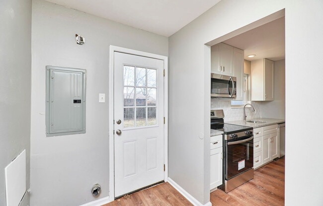 Building Photo - 3335 Boca Raton Dr