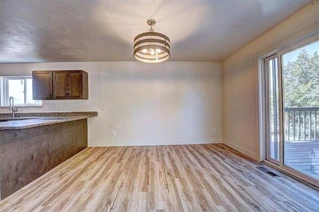 Building Photo - Stunning home in highly sought neighborhood!