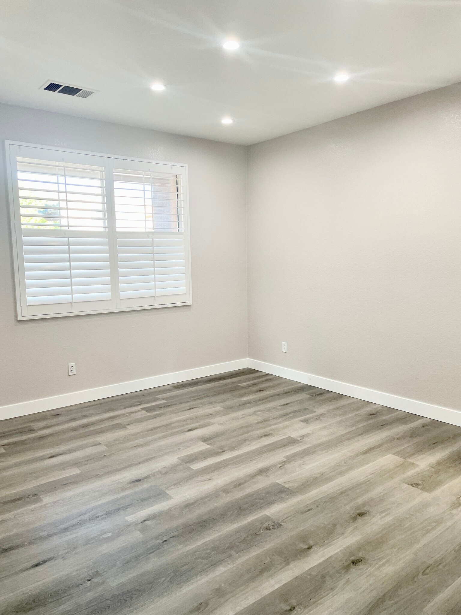 Building Photo - 6 Red Coat Pl