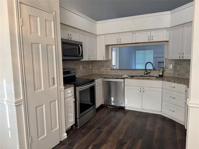 Building Photo - 2329 Jamaica Pl