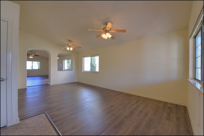 Building Photo - 7077 Luz De Sol Dr