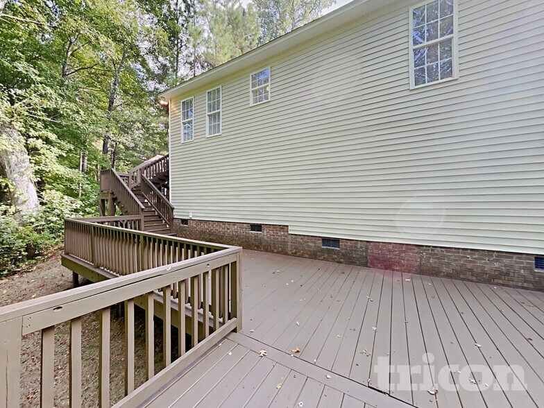 Building Photo - 3012 Brittany Dr