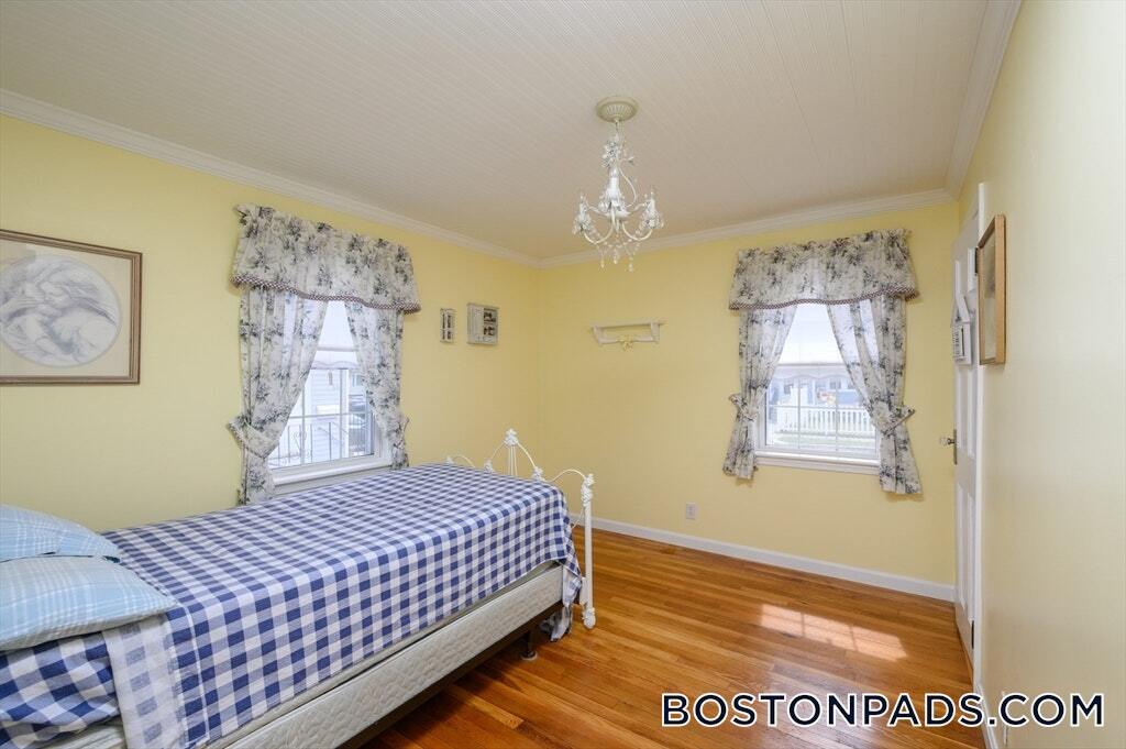 Building Photo - 62 Lawn Ave