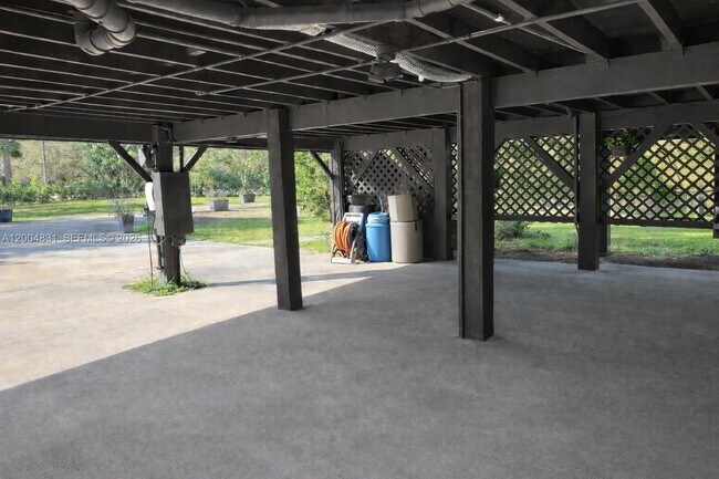 Building Photo - 16932 Calder Dr W