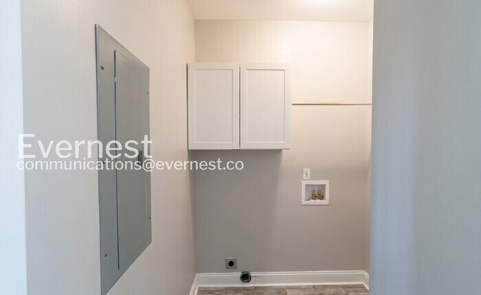 Building Photo - 506 Eastboro Dr