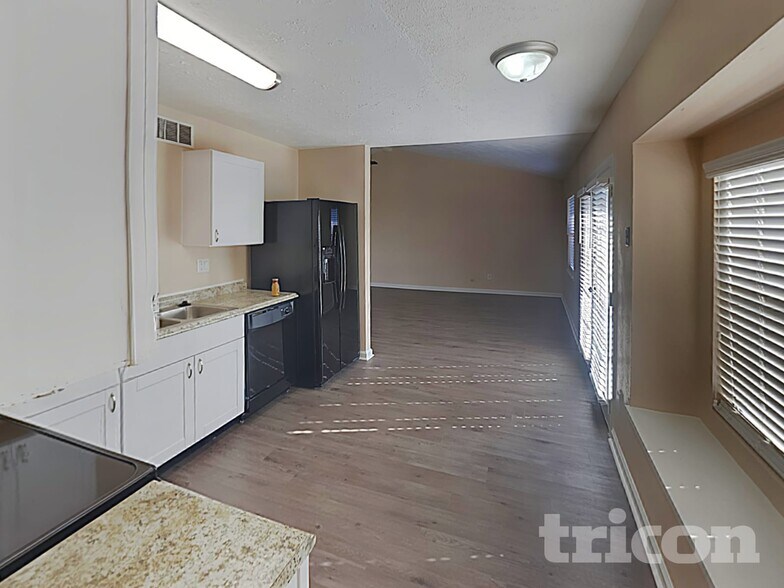Building Photo - 17503 Nordway Dr