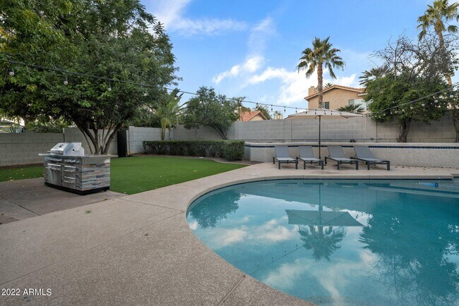 Building Photo - 5408 E Kelton Ln