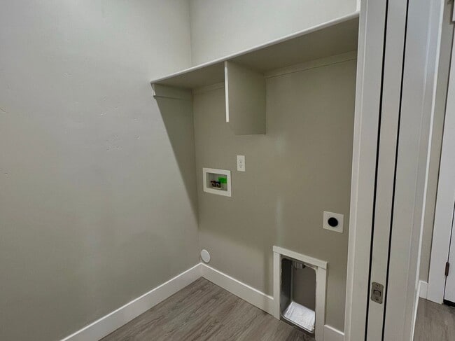 Building Photo - 4 Bedroom 3 Bath New Star Development