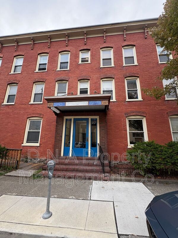 Primary Photo - 23 S. Seventh Street