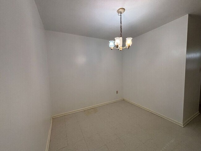 Building Photo - 529 Brown Cir Dr
