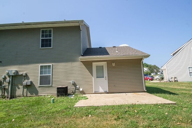 Building Photo - 5200-5202 Tessa Way