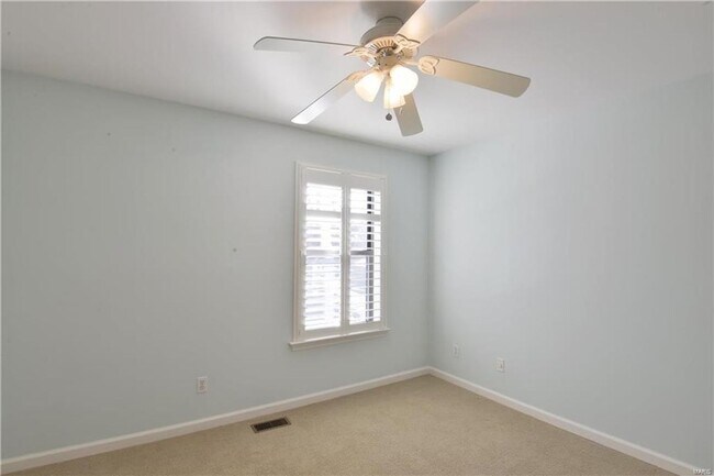 Building Photo - 869 Forest Trace Dr