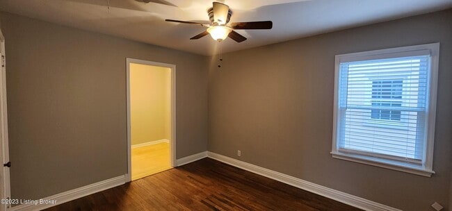 Building Photo - 208 Colonial Dr