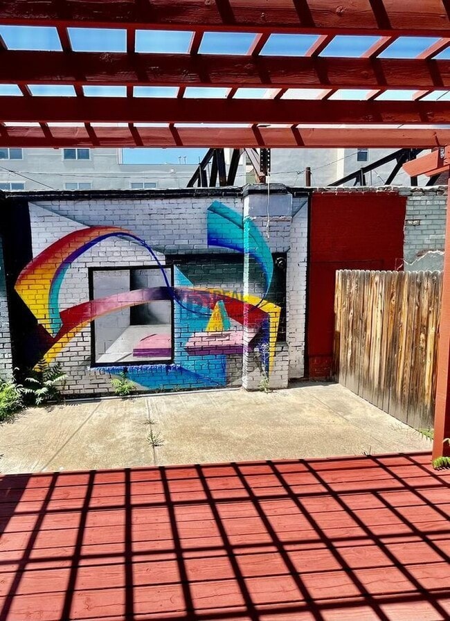 Building Photo - 2555 N Clarkson St