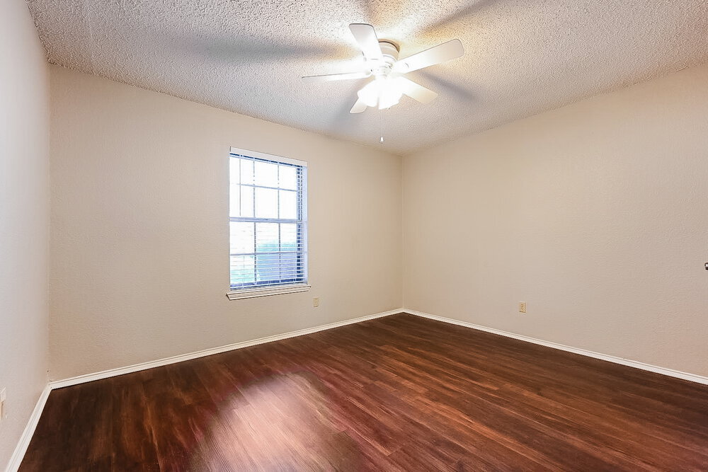 Building Photo - 6217 Cool Springs Dr