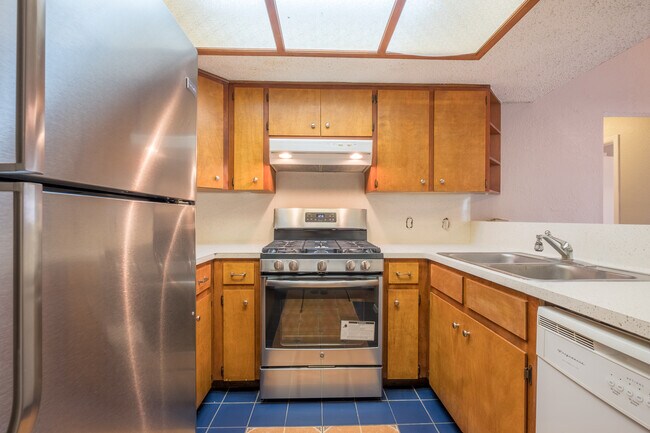 Building Photo - Charming 2-Bedroom, 2-Bath Townhouse in Pflugerville!